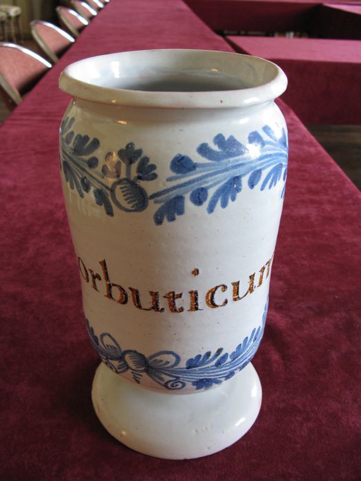 pot à pharmacie - © Ministère de la Culture (France), Conservation des antiquités et des objets d’art de la Vienne – Tous droits réservés 