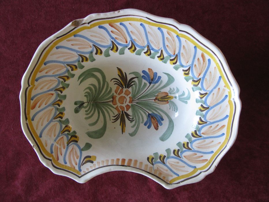 plat à barbe - © Ministère de la Culture (France), Conservation des antiquités et des objets d’art de la Vienne – Tous droits réservés