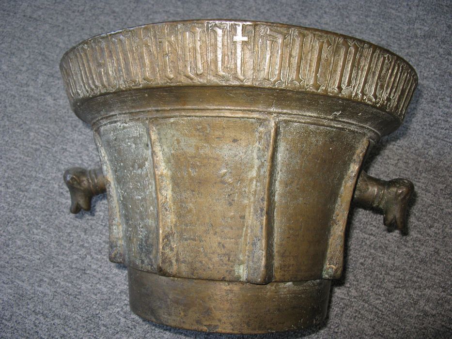 mortier n°1 - © Ministère de la Culture (France), Conservation des antiquités et des objets d’art de la Vienne – Tous droits réservés 