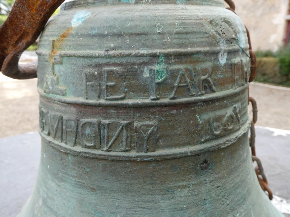 cloche, détail de l’inscription