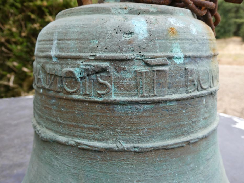 cloche, détail de l’inscription