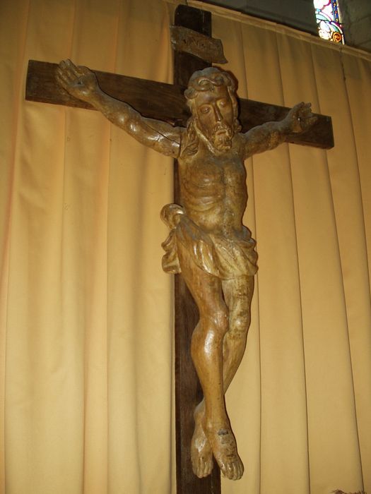 Statue : Christ en croix