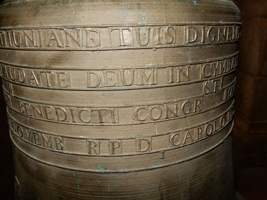 cloche, détail de l’inscription