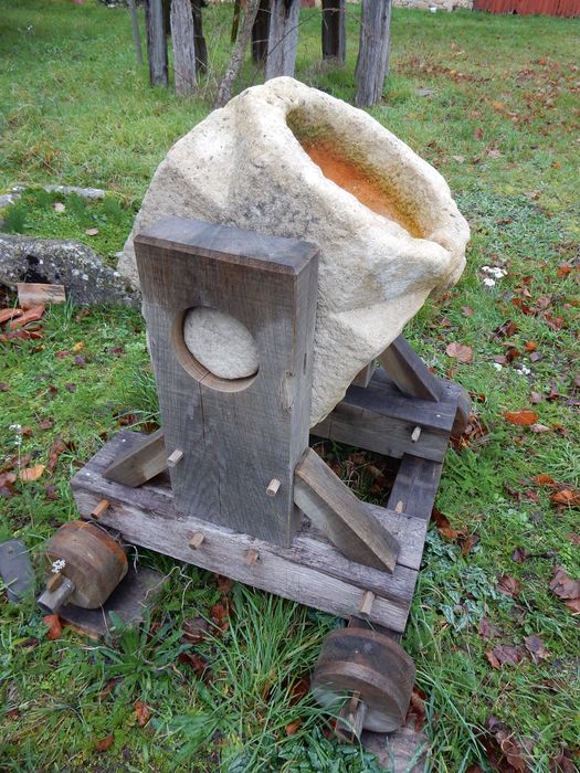 unité de mesure à grains, dite pierre à dîmes (ou pierre dîmière)