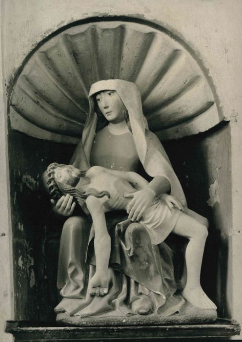 statue : Vierge de Pitié