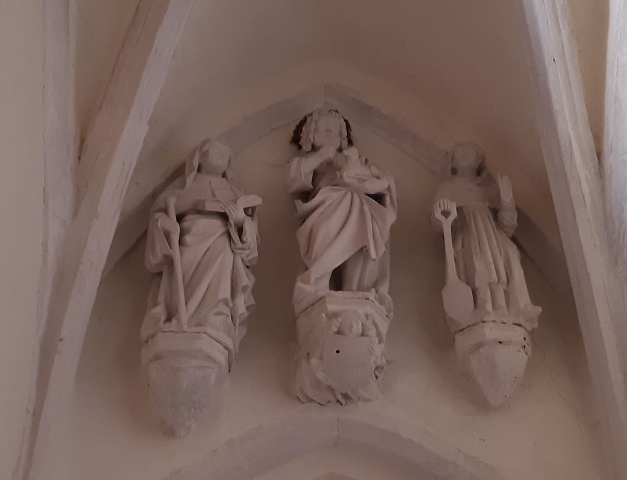 statues : Saint Jean-Baptiste, Saint Fiacre, Un saint