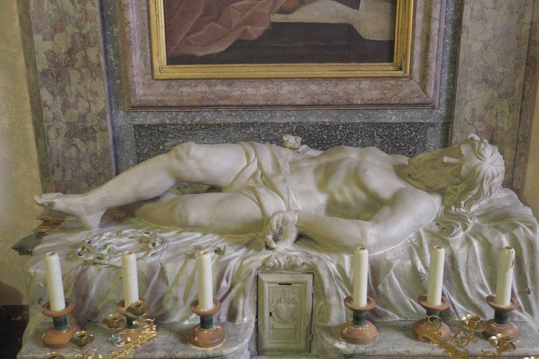 statue : le Christ mort