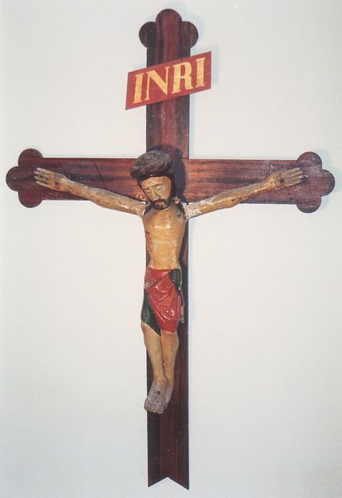 statue : Christ en croix