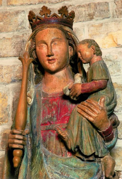 statue : Vierge à l'enfant, vue partielle