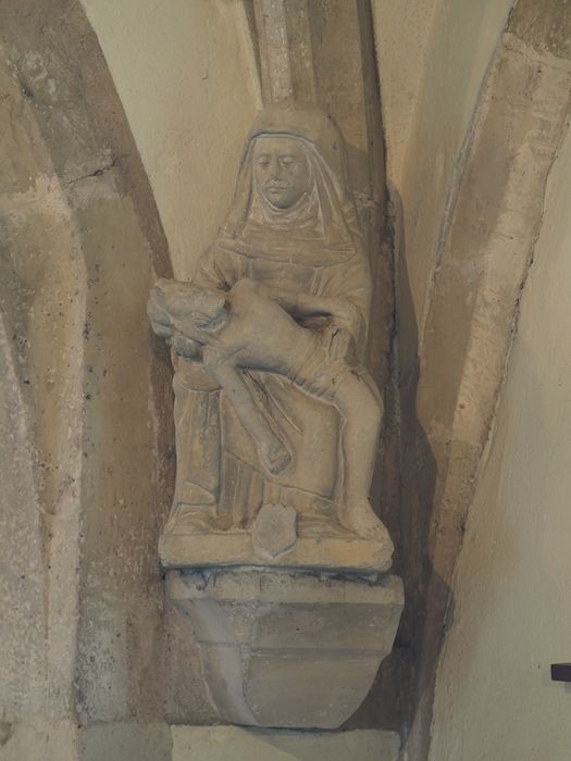 statue : Vierge de Pitié
