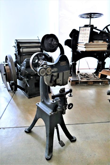machine à attacher (machine à piquer)