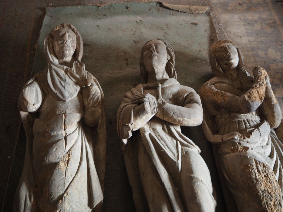 statues : Saint Jean, Saintes femmes, vue partielle
