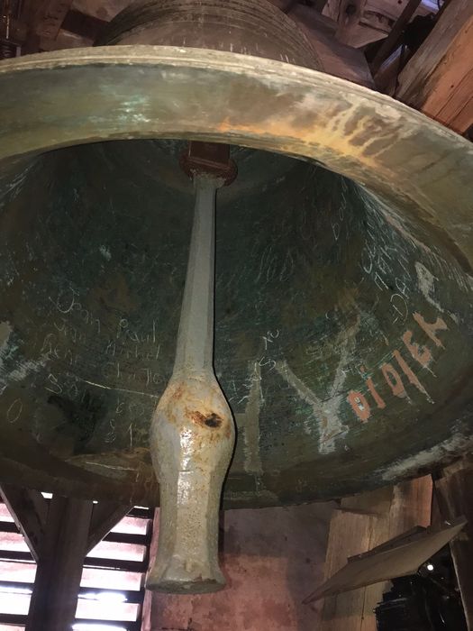 cloche, détail du battant