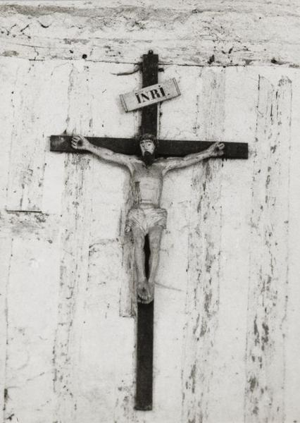 statue : Christ en croix - © Ministère de la Culture (France), Conservation des antiquités et objets d'art de l'Yonne, tous droits réservés