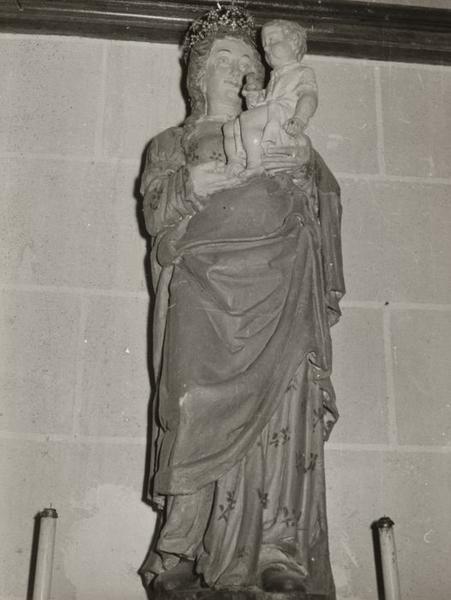 statue : Vierge à l'Enfant - © Ministère de la Culture (France), Conservation des antiquités et objets d'art de l'Yonne, tous droits réservés
