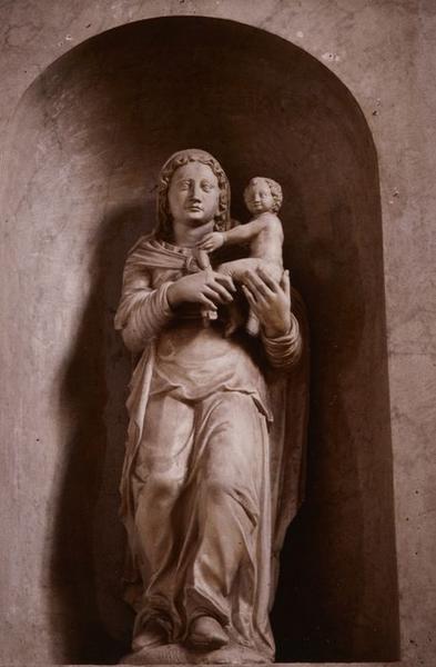 Statue : Vierge à l'Enfant