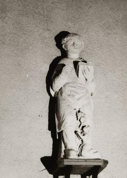 Statue : Diacre exorcisant