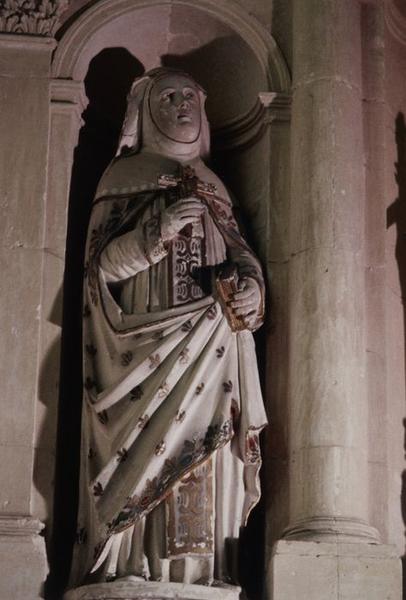 statue : Religieuse tenant un livre et un crucifix - © Ministère de la Culture (France), Conservation des antiquités et objets d'art de l'Yonne, tous droits réservés