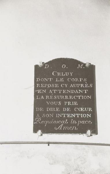 plaque funéraire (stèle funéraire)