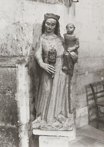 statue : Vierge à l'Enfant