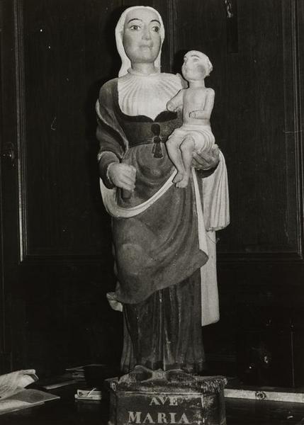 statue : Vierge à l'enfant - © Ministère de la Culture (France), Conservation des antiquités et objets d'art de l'Yonne, tous droits réservés