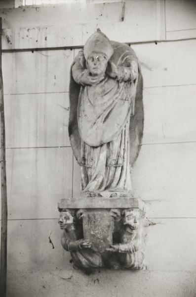statue (socle) : Saint Denis