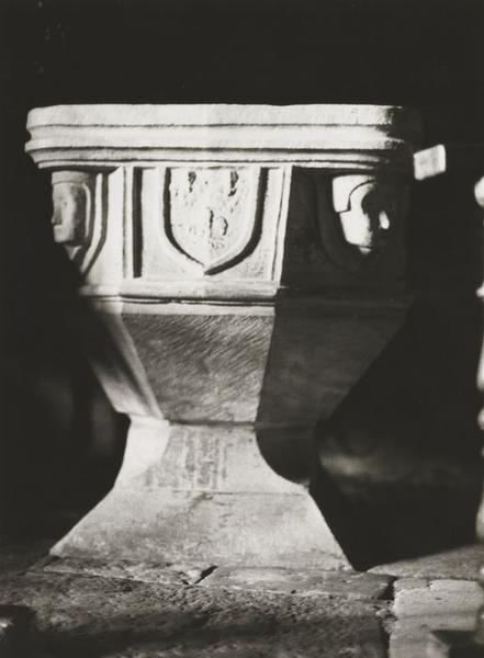 fonts baptismaux