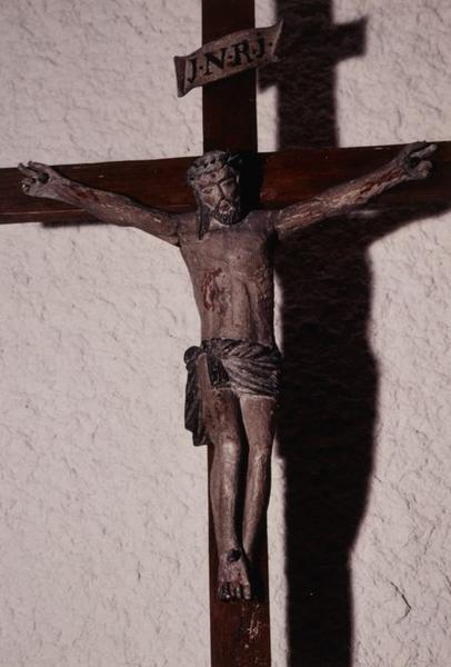 statue : Crucifix et ses clous