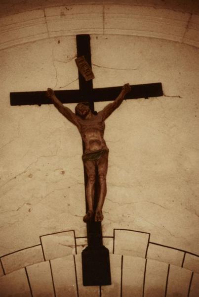 statue : Christ en croix - © Ministère de la Culture (France), Conservation des antiquités et objets d'art de l'Yonne, tous droits réservés