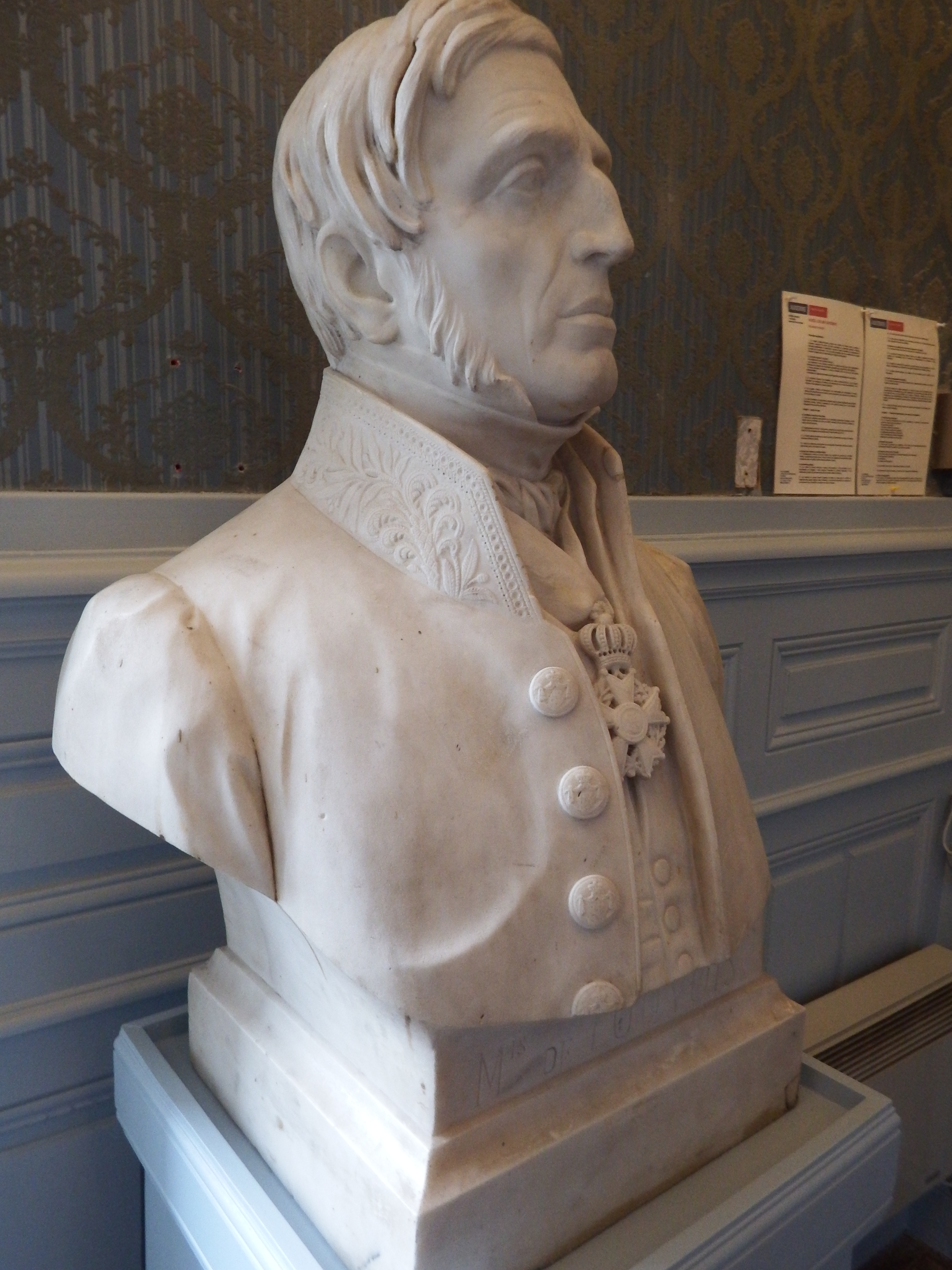 buste : marquis de Louvois - © Ministère de la Culture (France), Conservation des antiquités et objets d'art de l'Yonne, tous droits réservés