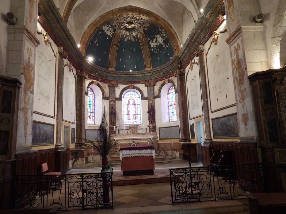 Eglise Saint-Jacques : Choeur, vue générale