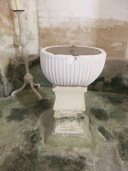 fonts baptismaux - © Ministère de la Culture (France), Conservation des antiquités et des objets d’art de l'Yonne, tous droits réservés