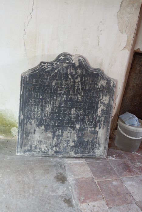 Plaque funéraire de Valentin Mérey, curé d'Arthonnay