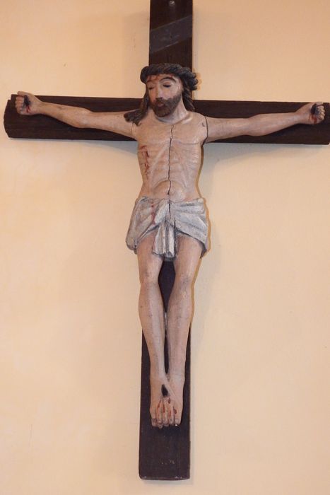 statue : Christ en croix
