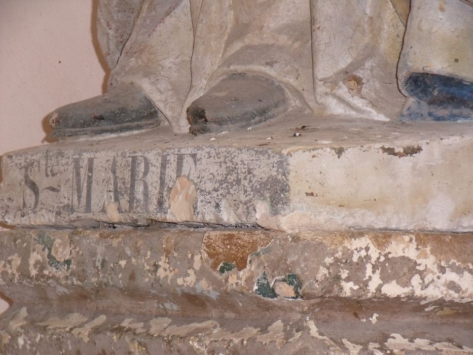 statue : Vierge à l'Enfant, détail