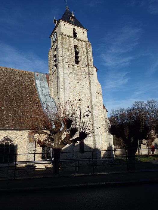 Eglise Saint-Martin : Clocher, élévation sud, vue générale