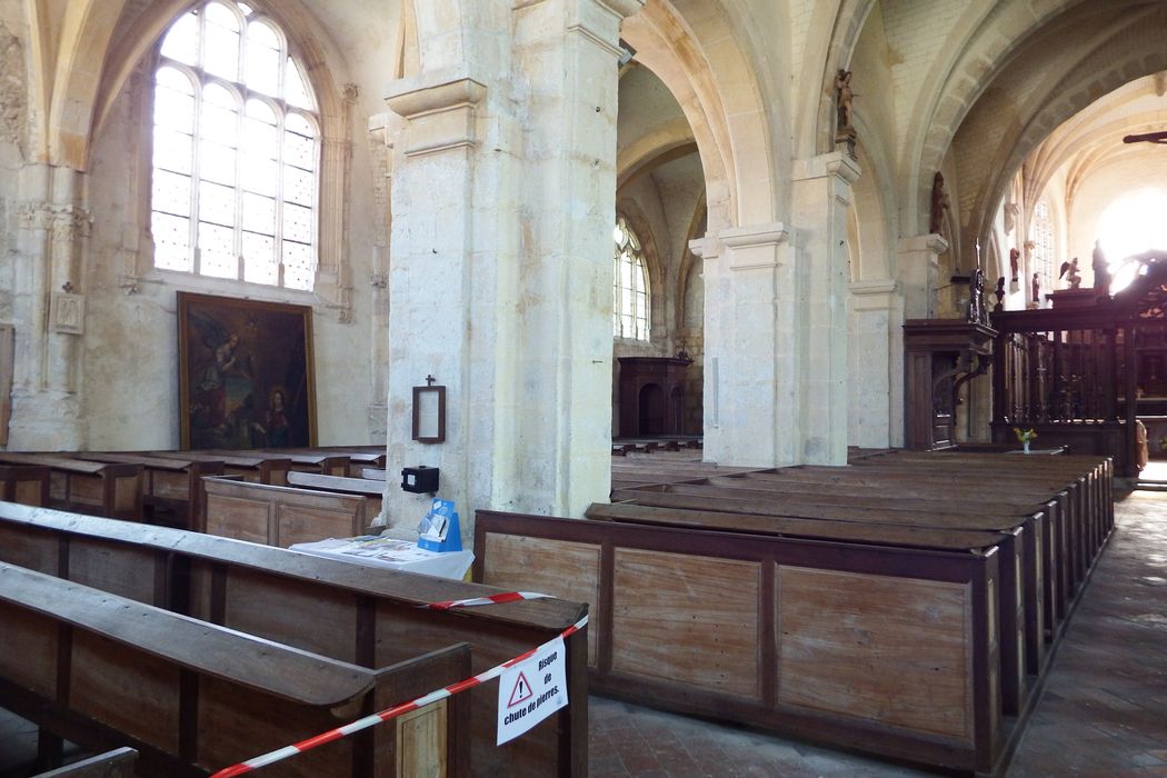 Eglise Saint-Loup : Nef, vue partielle