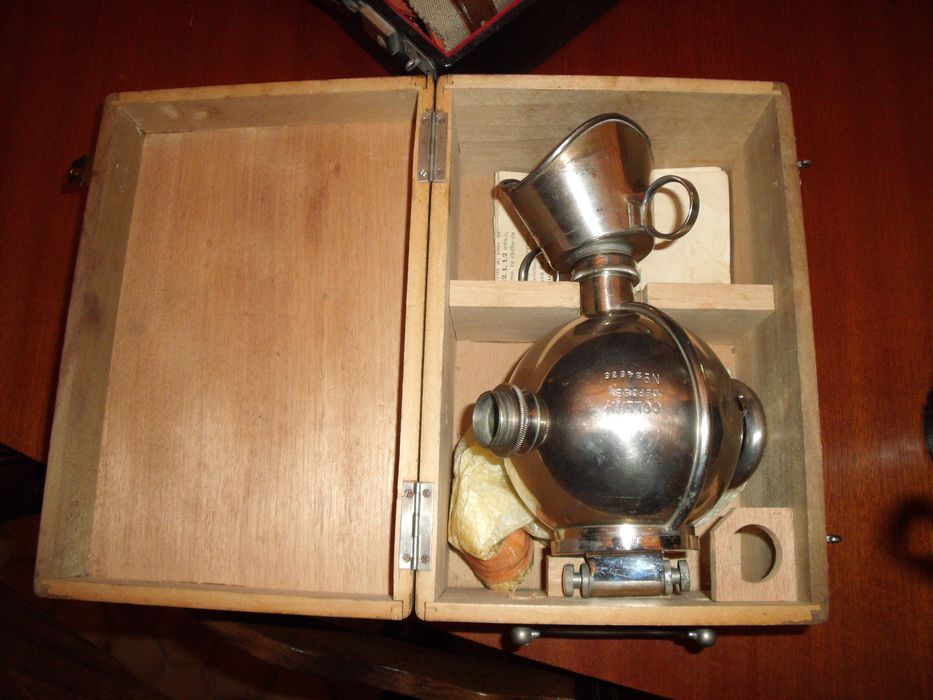 appareil à éther du professeur Ombrédanne et son coffret - © Ministère de la Culture (France), Conservation des antiquités et des objets d'art de l'Yonne – Tous droits réservés