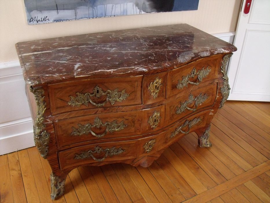 commode en marqueterie - © Ministère de la Culture (France), Conservation des antiquités et des objets d'art de l'Yonne – Tous droits réservés