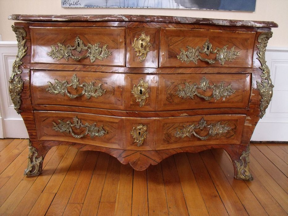 commode en marqueterie - © Ministère de la Culture (France), Conservation des antiquités et des objets d'art de l'Yonne – Tous droits réservés