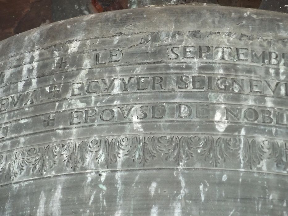 Cloche, détail