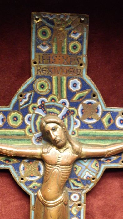 statue (crucifix) : Christ en croix, vue partielle