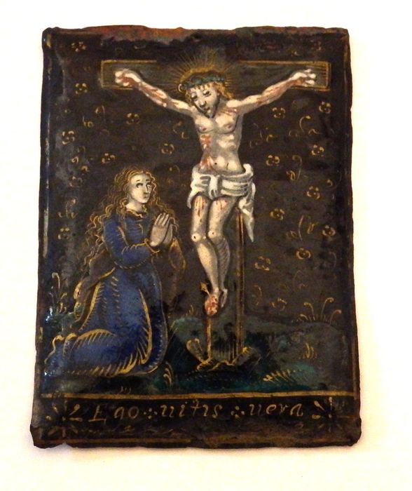 Plaque décorative : Le Christ en croix avec la Madeleine à ses pieds