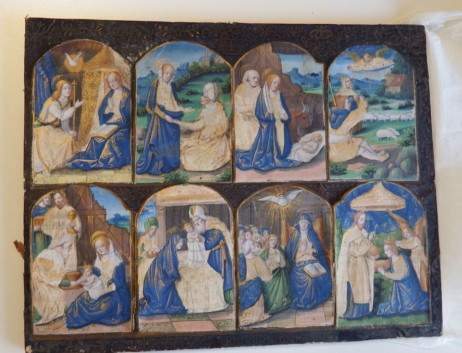 8 enluminures : L'Annonciation, La Visitation, La Nativité, L'Annonce aux bergers, L'Adoration des Mages, La Présentation au Temple, La Descente de l'Esprit Saint sur le Cénacle, Le Couronnement de la Vierge