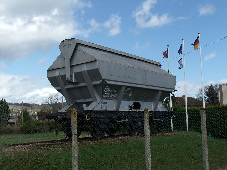 wagon de marchandises à trois essieux, à voie normale - © Ministère de la Culture (France), Conservation des antiquités et des objets d’art de l'Yonne – Tous droits réservés 