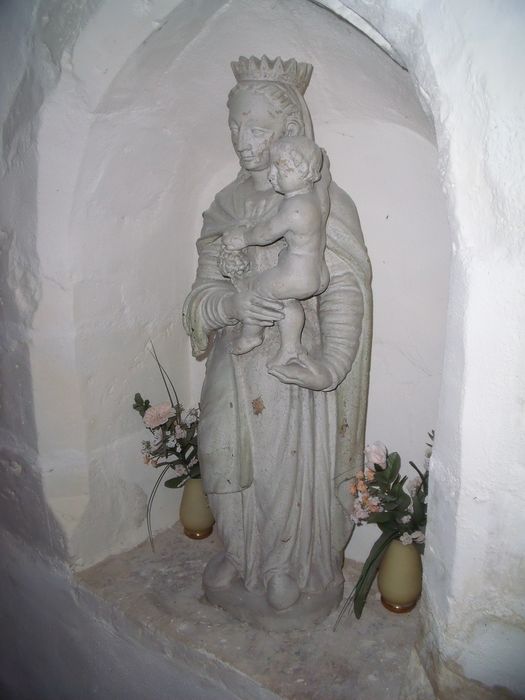 statue : Vierge à l'Enfant - © Ministère de la Culture (France), Conservation des antiquités et des objets d’art de l'Yonne – Tous droits réservés 