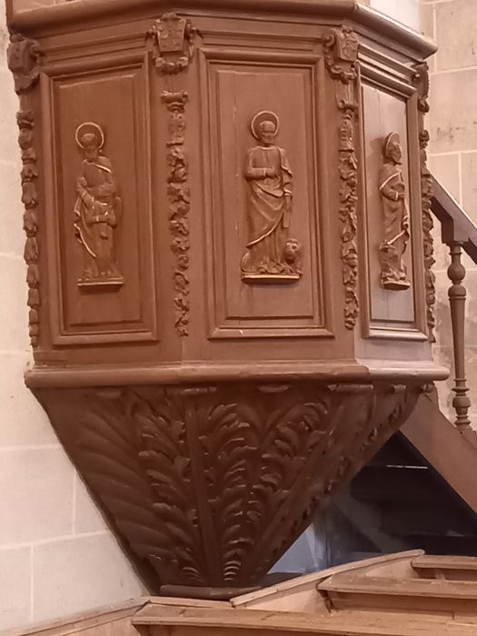 chaire à prêcher, vue partielle - © Ministère de la Culture (France), Conservation des antiquités et des objets d’art de l'Yonne – Tous droits réservés 