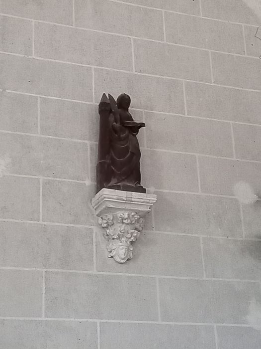statue : Sainte Barbe - © Ministère de la Culture (France), Conservation des antiquités et des objets d’art de l'Yonne – Tous droits réservés