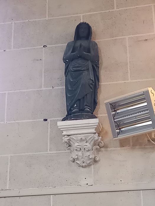 statue : Sainte Femme - © Ministère de la Culture (France), Conservation des antiquités et des objets d’art de l'Yonne – Tous droits réservés