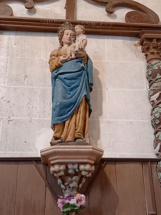 statue : Vierge à l'Enfant - © Ministère de la Culture (France), Conservation des antiquités et des objets d’art de l'Yonne – Tous droits réservés